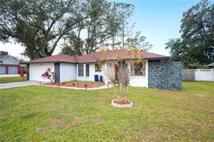 1413 Sandalwood Dr, Plant City, FL 33563 - Photo 3