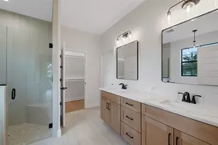 5351 Clubhouse Hills Ln, Lakeland, FL 33812 - Photo 21