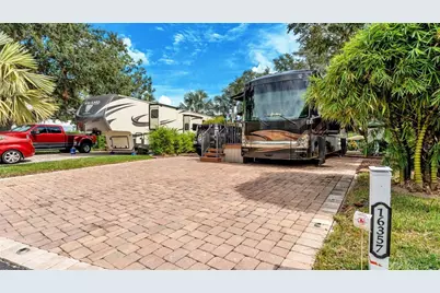 16357 Cherry Tree Court, Clermont, FL 34714 - Photo 5
