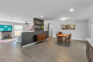 1722 High Point Dr, Lakeland, FL 33813 - Photo 3