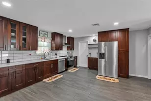 1722 High Point Dr, Lakeland, FL 33813 - Photo 17