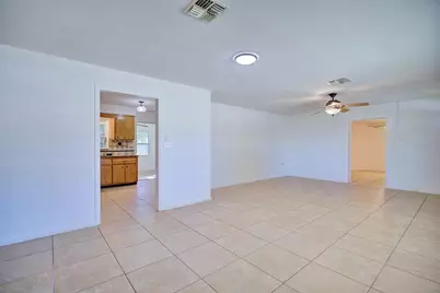 2706 Kingswood Drive, Sebring, FL 33870 - Photo 7