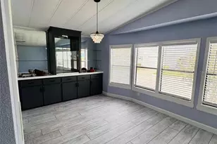 2206 Golden Horseshoe Circle N, Lakeland, FL 33810 - Photo 7