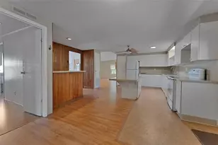 3175 Pebble Bend Dr, Lakeland, FL 33810 - Photo 5