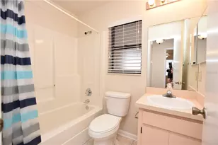 2210 Harbor Town Ln, Lakeland, FL 33810 - Photo 23