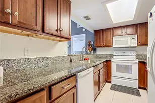 1880 N Crystal Lake Dr, Lakeland, FL 33801 - Photo 17