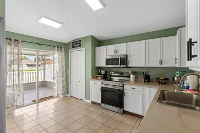 8160 S Canterbury Lake Boulevard, Tampa, FL 33619 - Photo 13