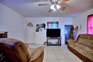 131 Wiggins Ave, Avon Park, FL 33825 - Photo 9