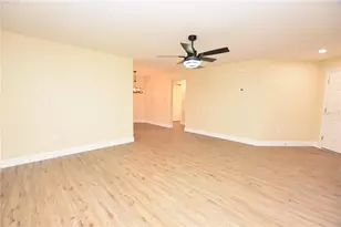 1111 Mercury Dr E, Lakeland, FL 33810 - Photo 5