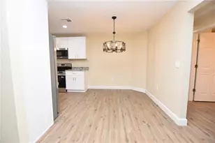 1111 Mercury Dr E, Lakeland, FL 33810 - Photo 9