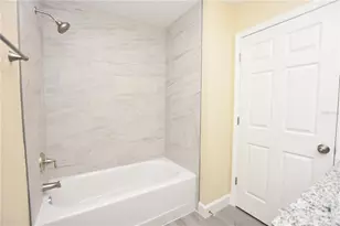 1111 Mercury Dr E, Lakeland, FL 33810 - Photo 17