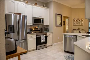 579 Powder Horn Row, Lakeland, FL 33809 - Photo 3