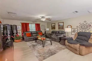 1740 Cherry Ln, Lakeland, FL 33811 - Photo 15