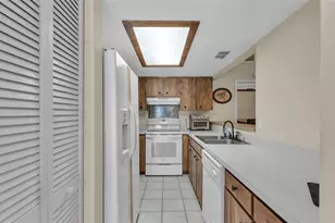 1880 N Crystal Lake Dr, Lakeland, FL 33801 - Photo 19