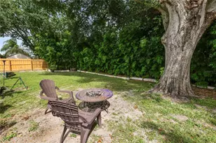 7411 Floral Cir E, Lakeland, FL 33810 - Photo 29