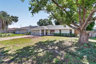7411 Floral Cir E, Lakeland, FL 33810 - Photo 3