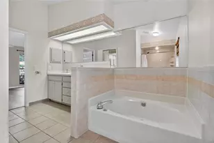 7411 Floral Cir E, Lakeland, FL 33810 - Photo 25
