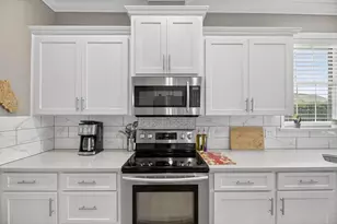 8147 Lake James Dr, Lakeland, FL 33810 - Photo 27