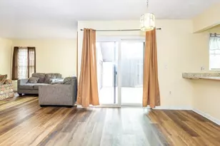 549 Hunter Cir, Kissimmee, FL 34758 - Photo 3