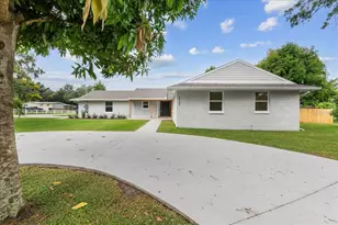 4935 Bobbie Ave, Lakeland, FL 33813 - Photo 3