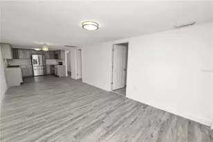 910 E Warren St, Plant City, FL 33563 - Photo 7