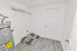 910 E Warren St, Plant City, FL 33563 - Photo 23