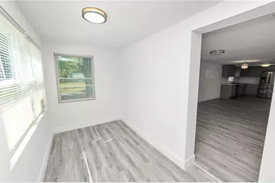 910 E Warren Street, Plant City, FL 33563 - Photo 5