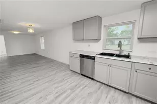 910 E Warren St, Plant City, FL 33563 - Photo 15