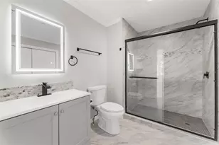 2519 21st St, Sarasota, FL 34234 - Photo 9