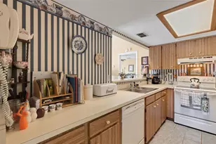 1880 N Crystal Lake Dr, Lakeland, FL 33801 - Photo 9