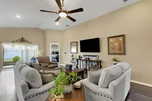 610 Vista View Ln, Lake Wales, FL 33853 - Photo 3