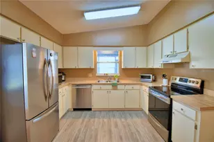 4823 Colonnades Cir W, Lakeland, FL 33811 - Photo 17