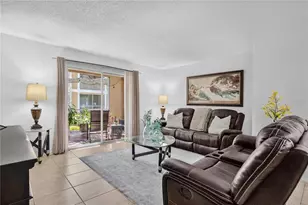 9481 Highland Oak Dr, Tampa, FL 33647 - Photo 5