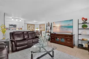 9481 Highland Oak Dr, Tampa, FL 33647 - Photo 9