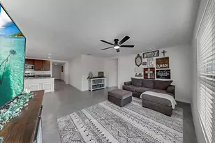 3281 Silver Date Dr, Wimauma, FL 33598 - Photo 9