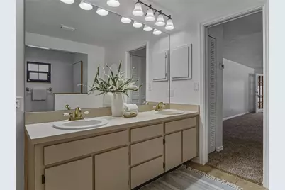 16404 Ashwood Drive, Tampa, FL 33624 - Photo 29