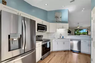 421 Enclave Pl, Lakeland, FL 33803 - Photo 7