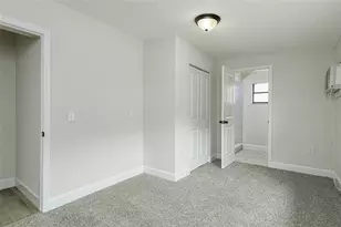 2405 Delrose Dr E, Lakeland, FL 33805 - Photo 9