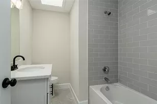 2405 Delrose Dr E, Lakeland, FL 33805 - Photo 17