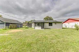 2405 Delrose Dr E, Lakeland, FL 33805 - Photo 23