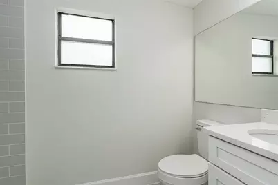 2405 Delrose Drive E, Lakeland, FL 33805 - Photo 11