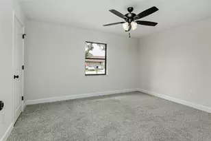 2405 Delrose Dr E, Lakeland, FL 33805 - Photo 15