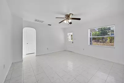 147 Palm Drive, Winter Haven, FL 33880 - Photo 3