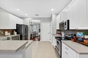 3928 Sunnywood Cir, Lakeland, FL 33812 - Photo 11