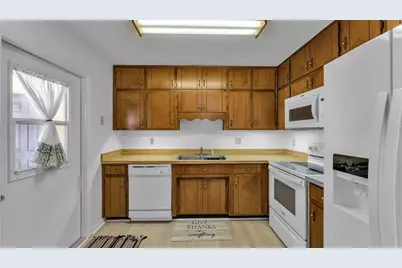 16 N Hendry Avenue, Fort Meade, FL 33841 - Photo 5