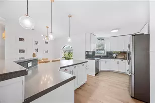 8741 Mt Royal Ln, Lakeland, FL 33809 - Photo 13