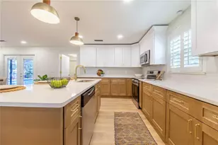 1628 Lakewood Dr S, Lakeland, FL 33813 - Photo 9