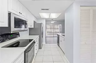 1121 Bowsprit Ln, Holiday, FL 34691 - Photo 5