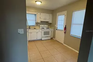 121 Shannon Dr, Lakeland, FL 33809 - Photo 5