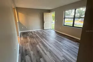 121 Shannon Dr, Lakeland, FL 33809 - Photo 3